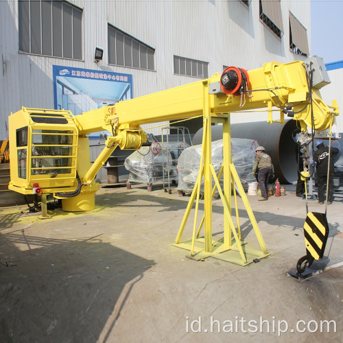 Crane teleskopik hidrolik untuk operasi lepas pantai